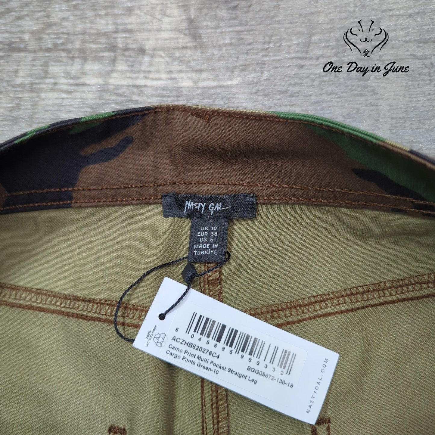 Nasty Gal Multi Pocket Straight Leg Camo Pants Size 6