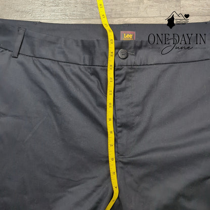 Lee Plus Size Mid Rise Straight Leg Pants Size 30W