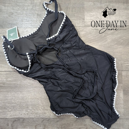 Eomenie Tie Back One Piece Swimsuit Size M