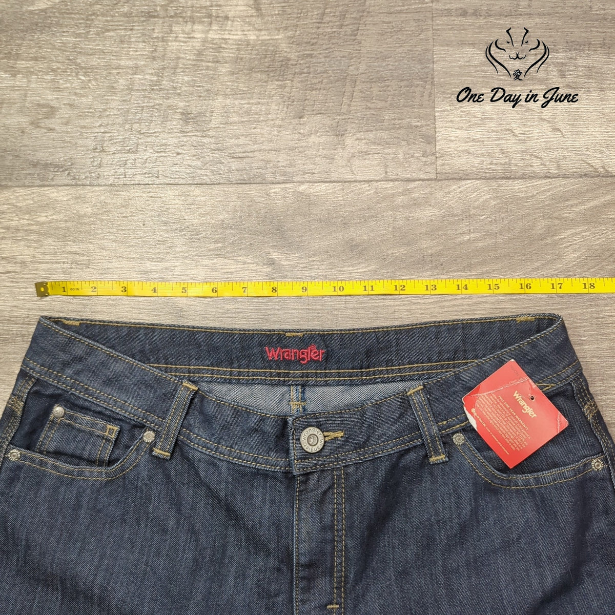 Wrangler Women's Cropped Capri Jeans Dark Wash Denim NWT Size 14