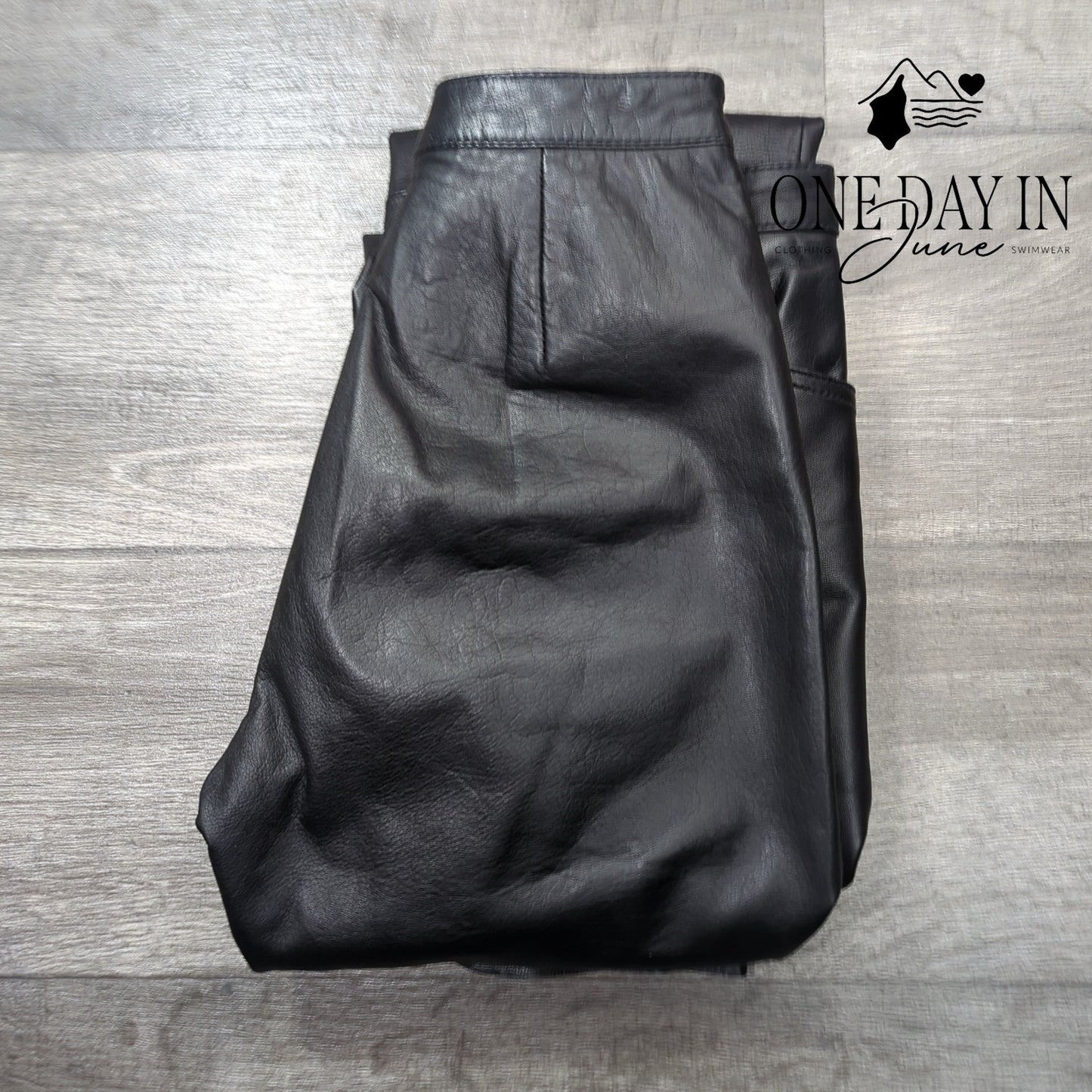 Wilsons Straight Leg Leather Pants Size 4