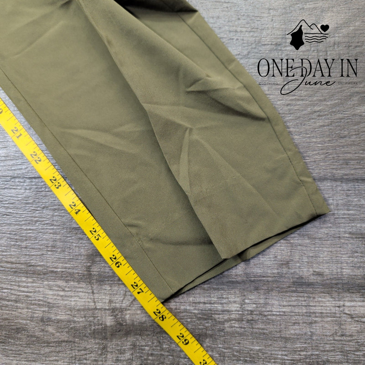Banana Republic AirStretch High Rise Tapered Pants Olive Green NWT Size L