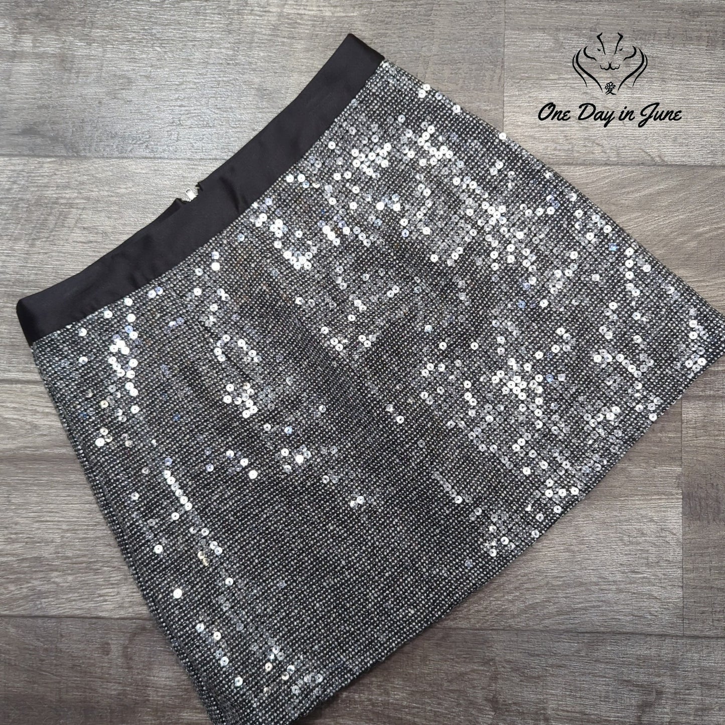 mark. Sequin Mini Skirt Size L
