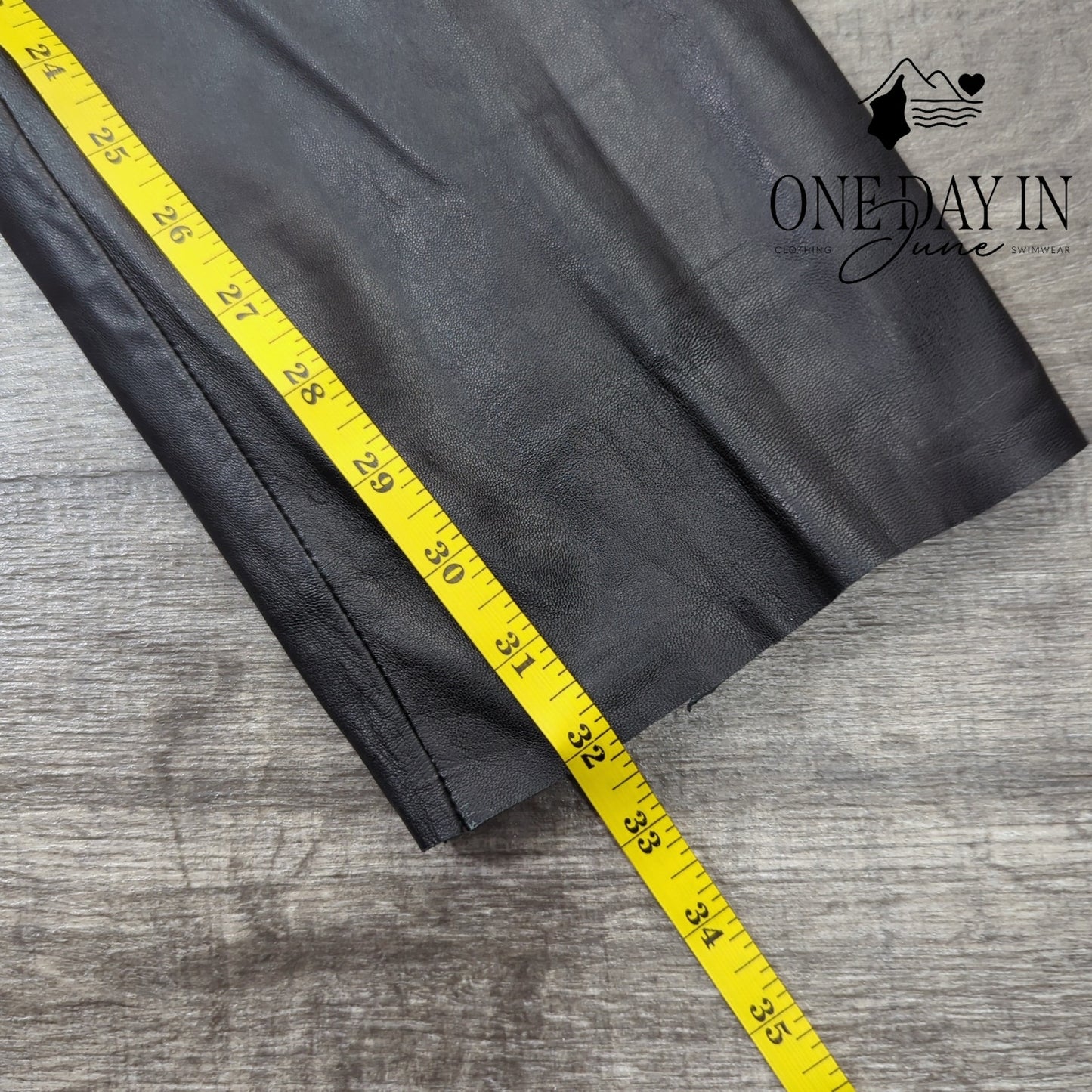 Wilsons Straight Leg Leather Pants Size 4