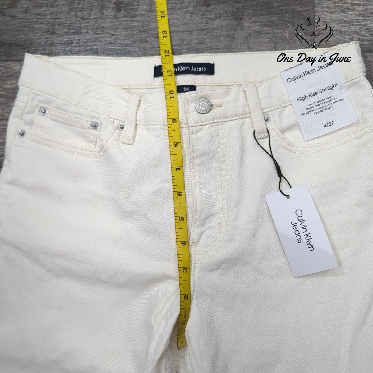 Calvin Klein Jeans High Rise Straight Leg Jeans Cream Ivory NWT Size 4
