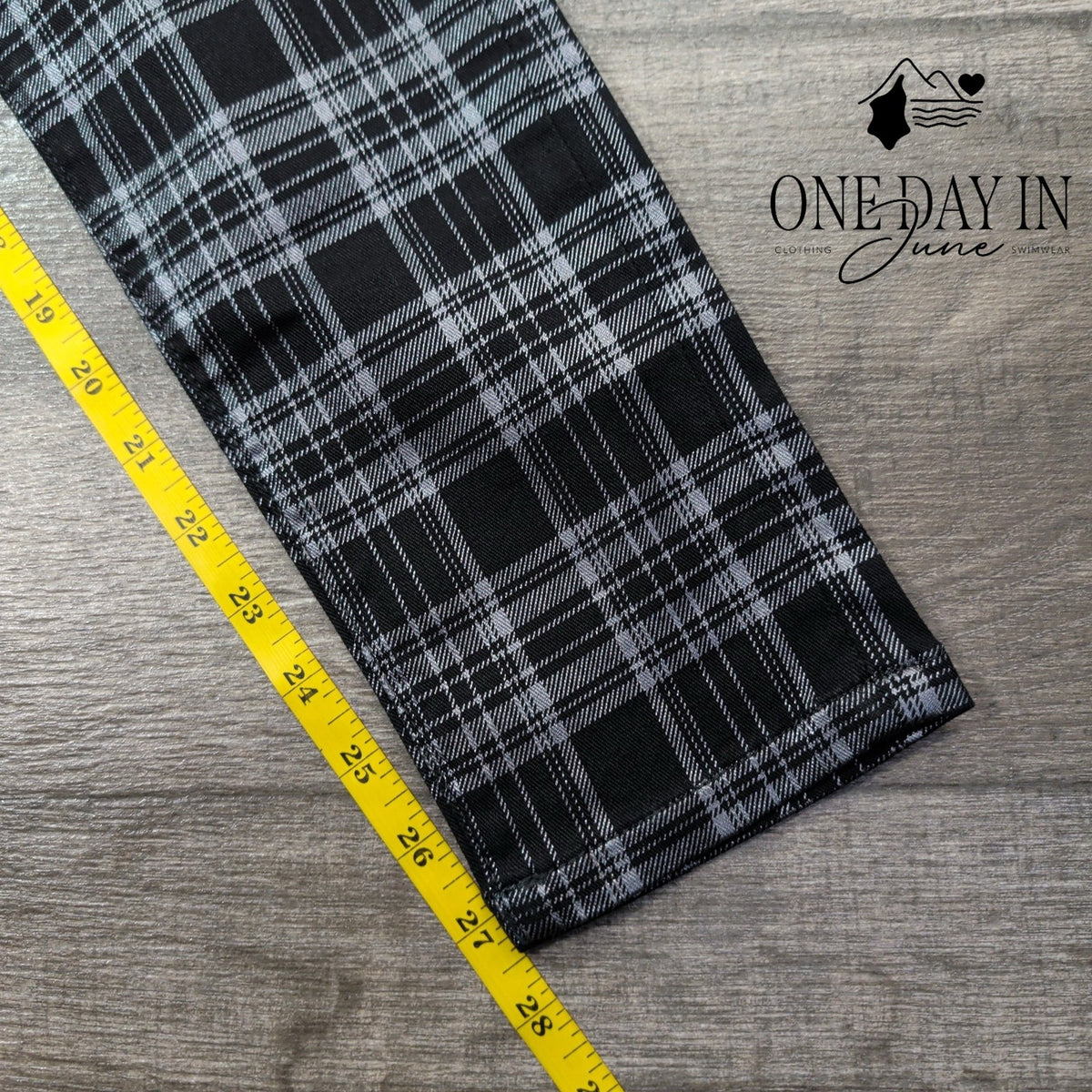AG Adriano Goldschmied Farrah High Rise Skinny Jeans Black Plaid NWT Size 2 (26)
