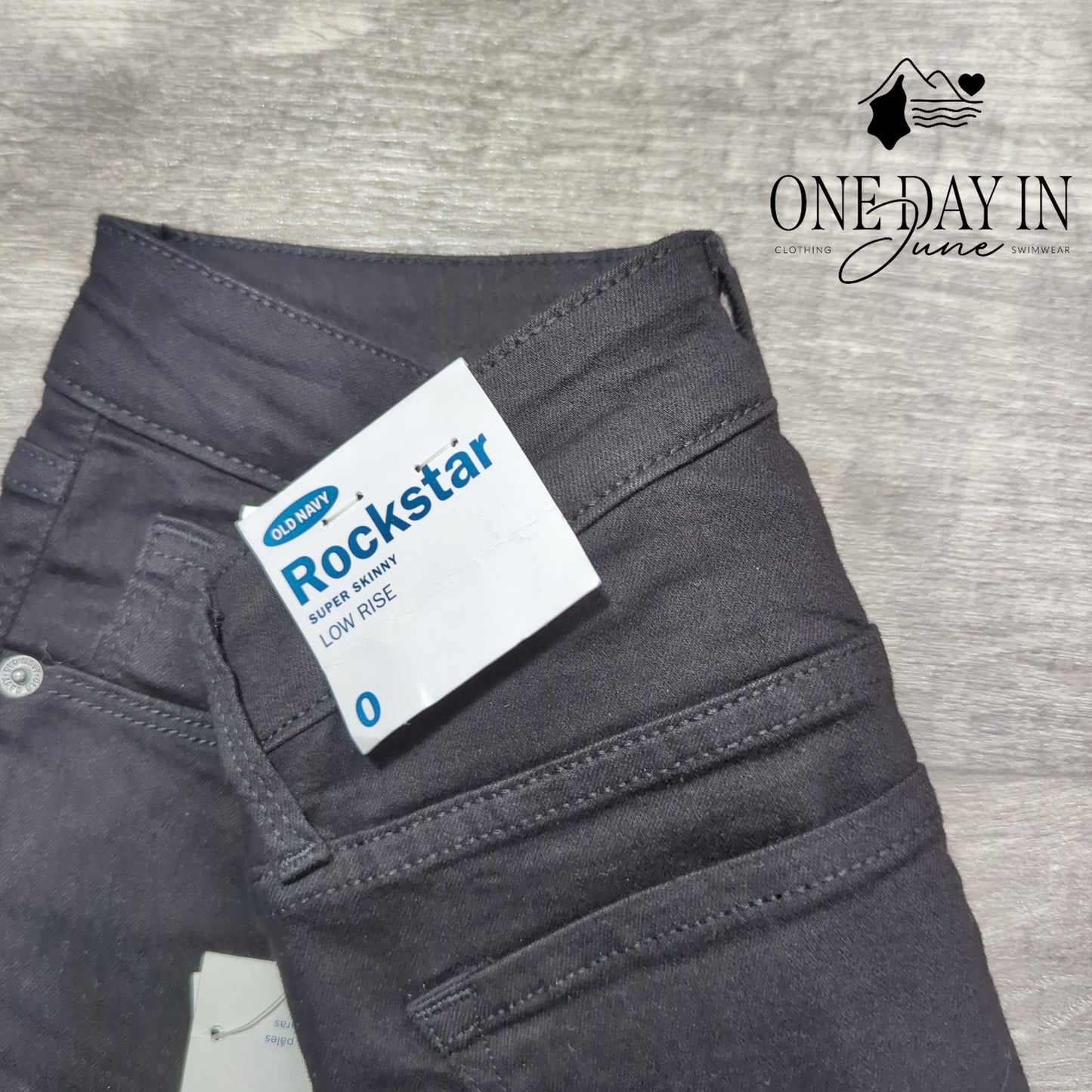 Old Navy Rockstar Super Skinny Low Rise Jeans Size 0