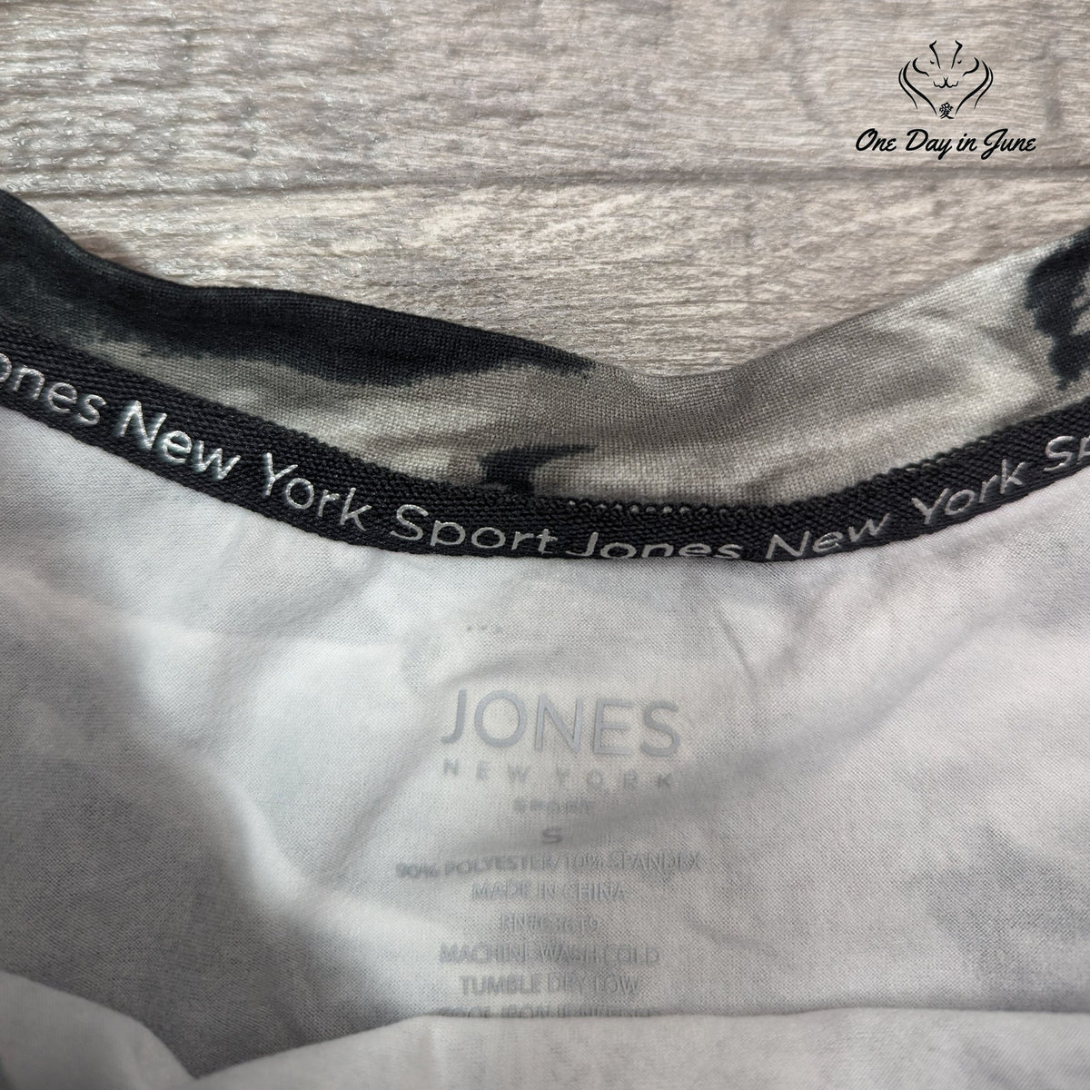 Jones New York Sport Abstract Print Knot Front Tee Shirt Gray Black Size S
