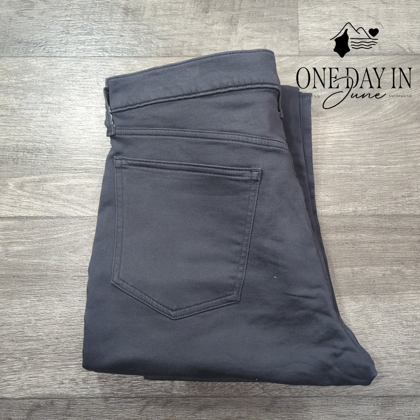 Banana Republic Straight Leg 5 Pocket Jeans Size 34X30