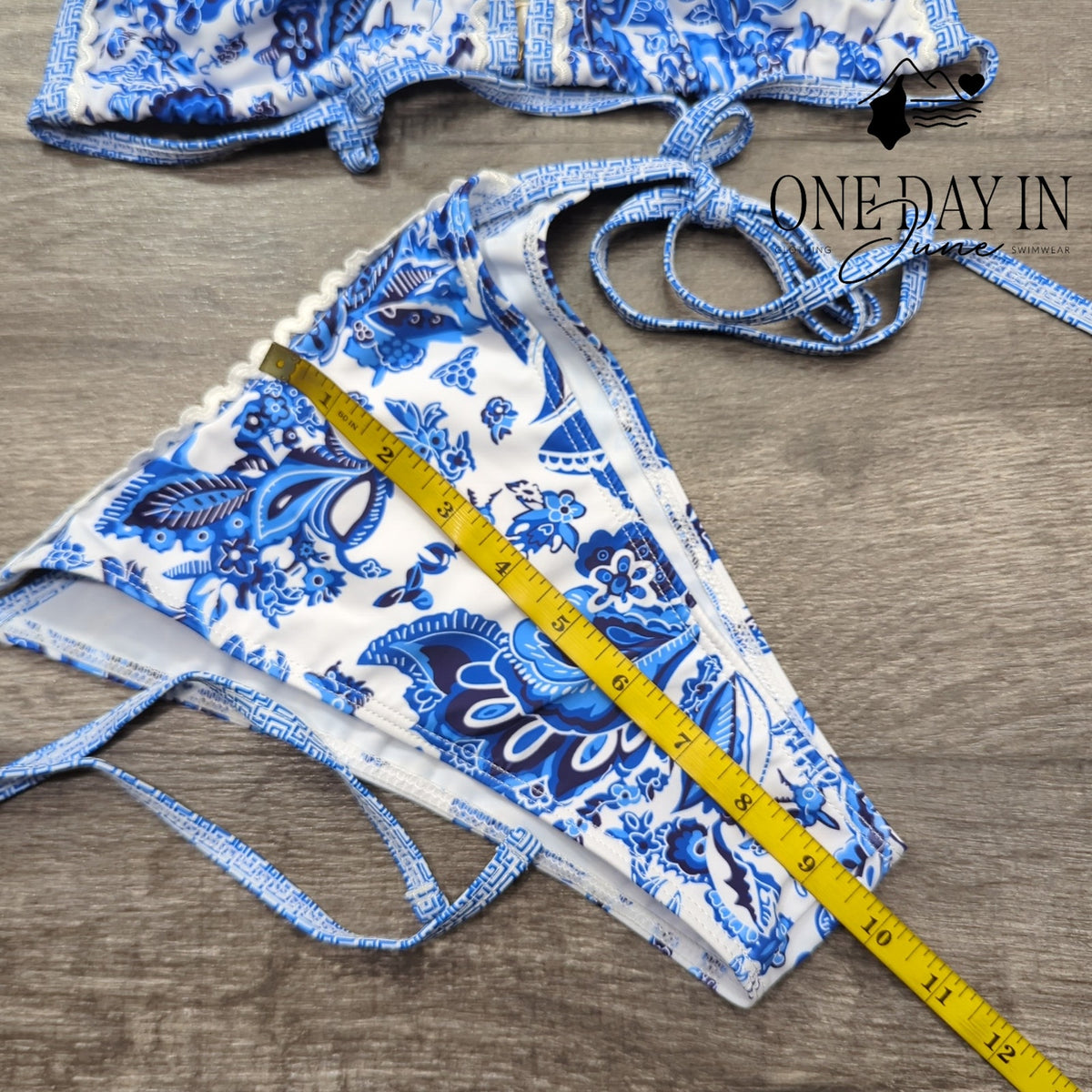 CharmLeaks Blue White Floral Paisley Triangle Tie Side Bikini Swimsuit Size M