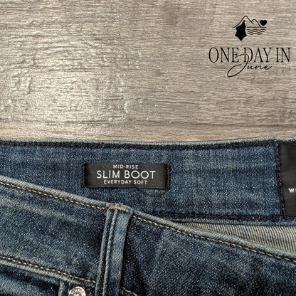 White House Black Market Market Mid Rise Slim Bootcut Jeans Blue NWT Size 18S
