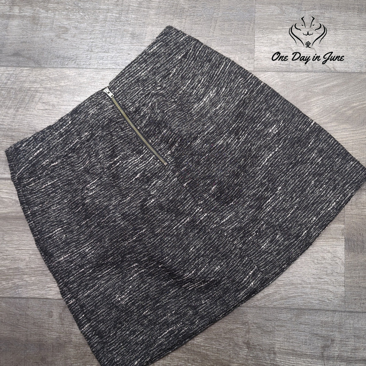 Loft Petite Metallic Textured Tweed Mini Skirt Black Silver NWOT Size 6P