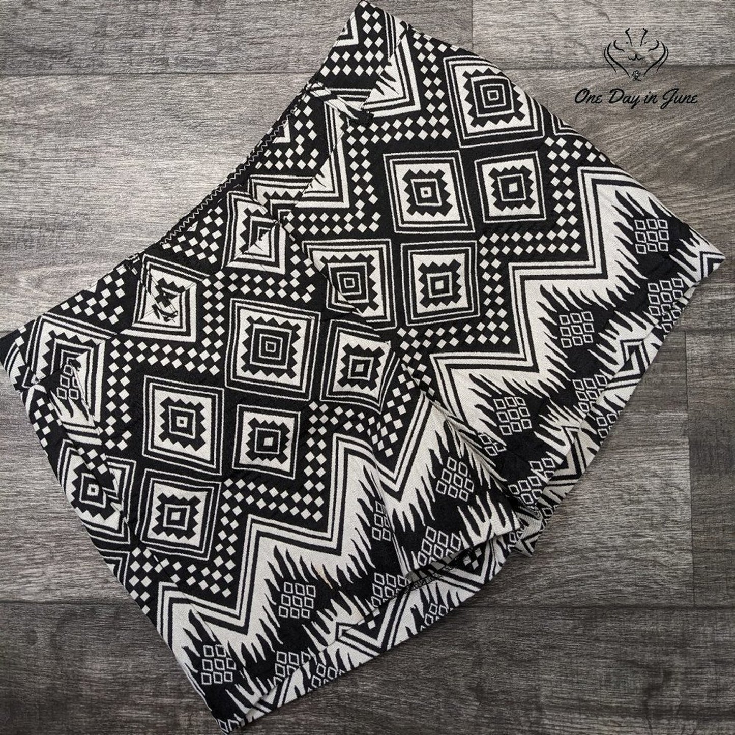 Dalia Collection Geometric Chino Shorts Size 4