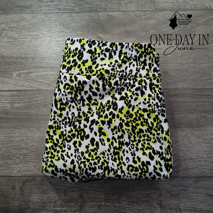 Peck & Peck Eva Crop Leopard Print Straight Leg Pants White Neon NWT Size 12