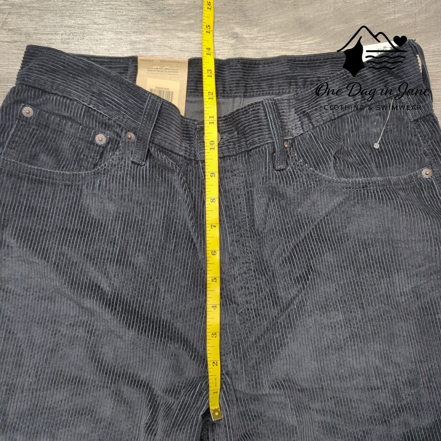 Levi's High Waisted Mom Jeans Corduroy Pants Size 31X30