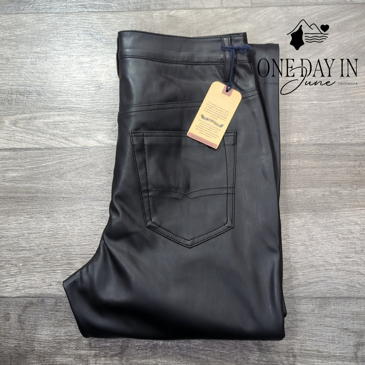 Buffalo David Bitton Faux Leather High Rise Straight Leg Pants NWT Size 2 (26)