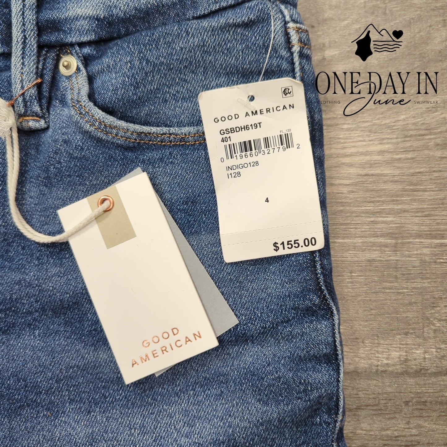 Good American Good Leg Straight Jeans Size 4
