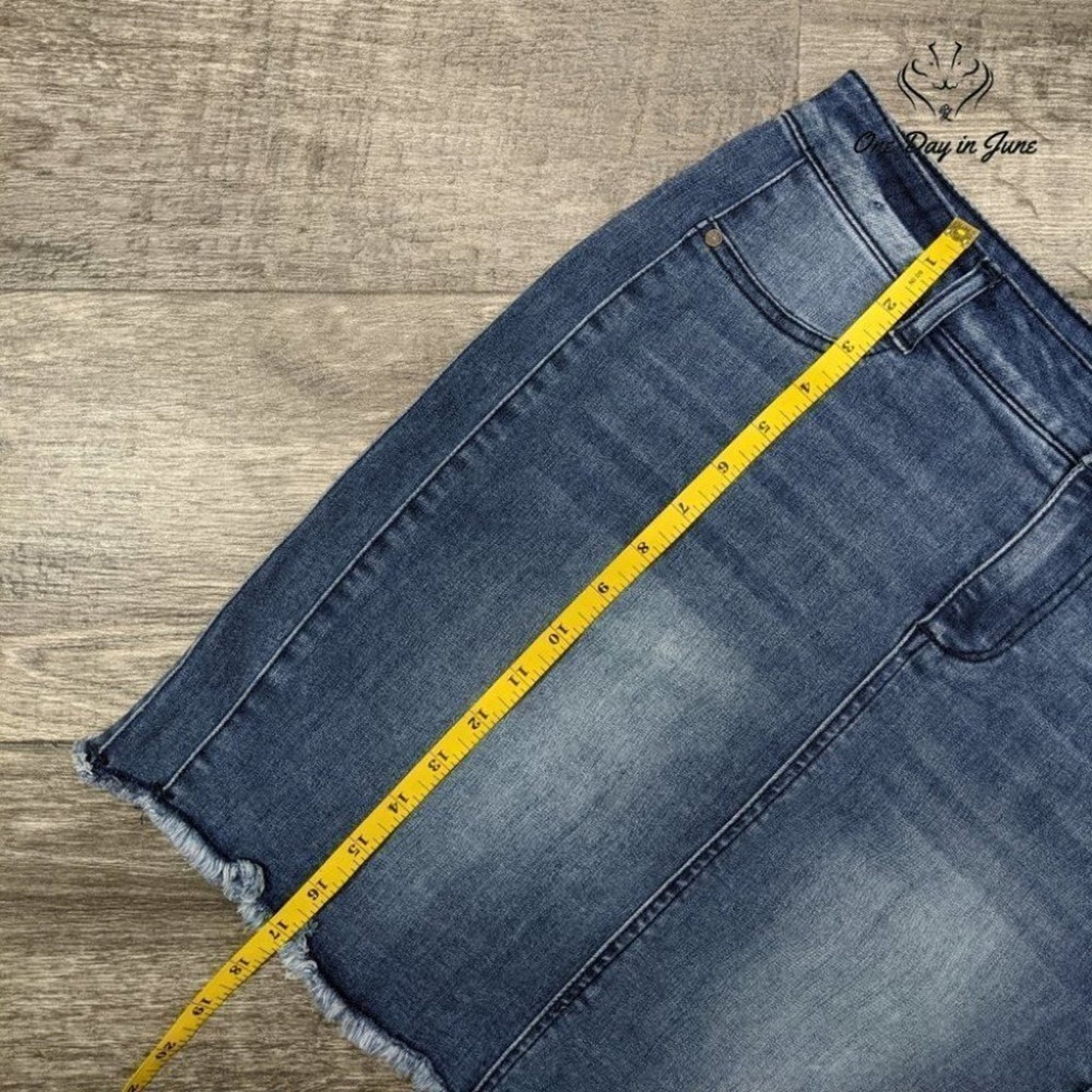 Celebrity Pink Junior's Denim Skirt Size 7