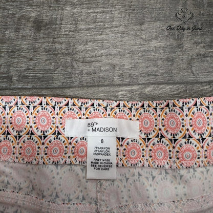 89th & Madison Comfort Waist Moroccan Tile Capri Pants Size 8