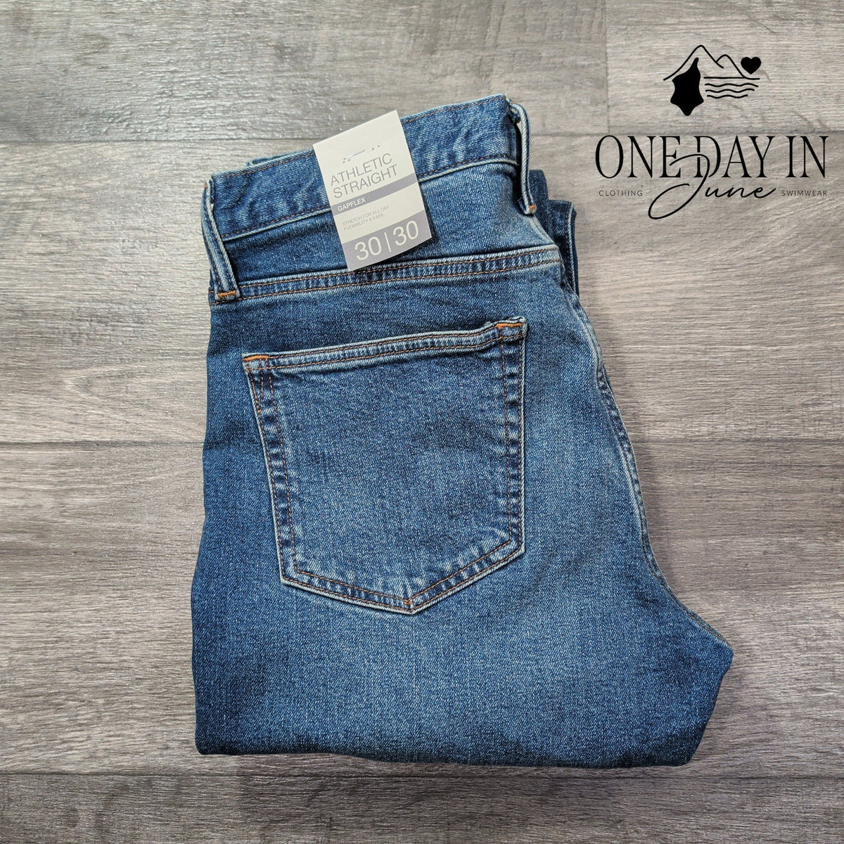 Gap Athletic Straight GapFlex Jeans Medium Wash NWT Size 30X30