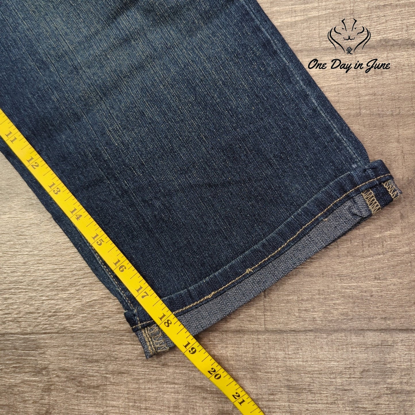 Levi Strauss & Co Totally Slimming Capri Jeans Size 10