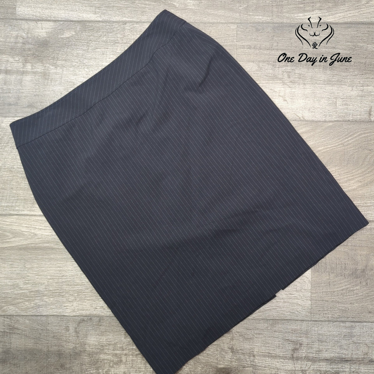 Tahari Arthur S Levine Pinstripe Pencil Skirt Navy Career Lined Size 10