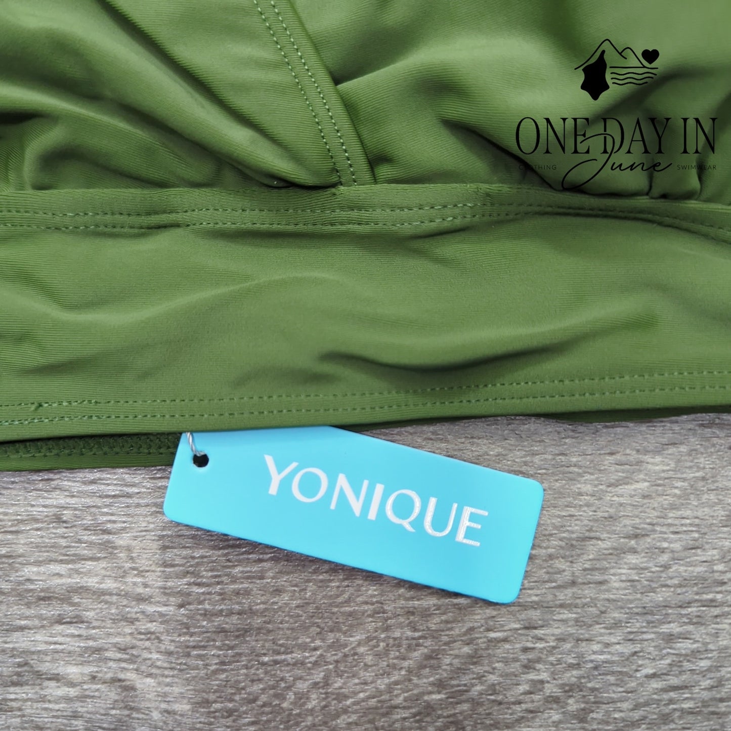 Yonique Plus Size Bikini Top Size 18W