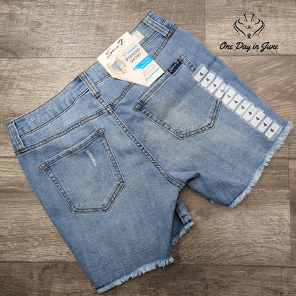 Seven7 Weekend Denim Shorts 5 Inch Inseam Light Wash Frayed Hem NWT Size 4