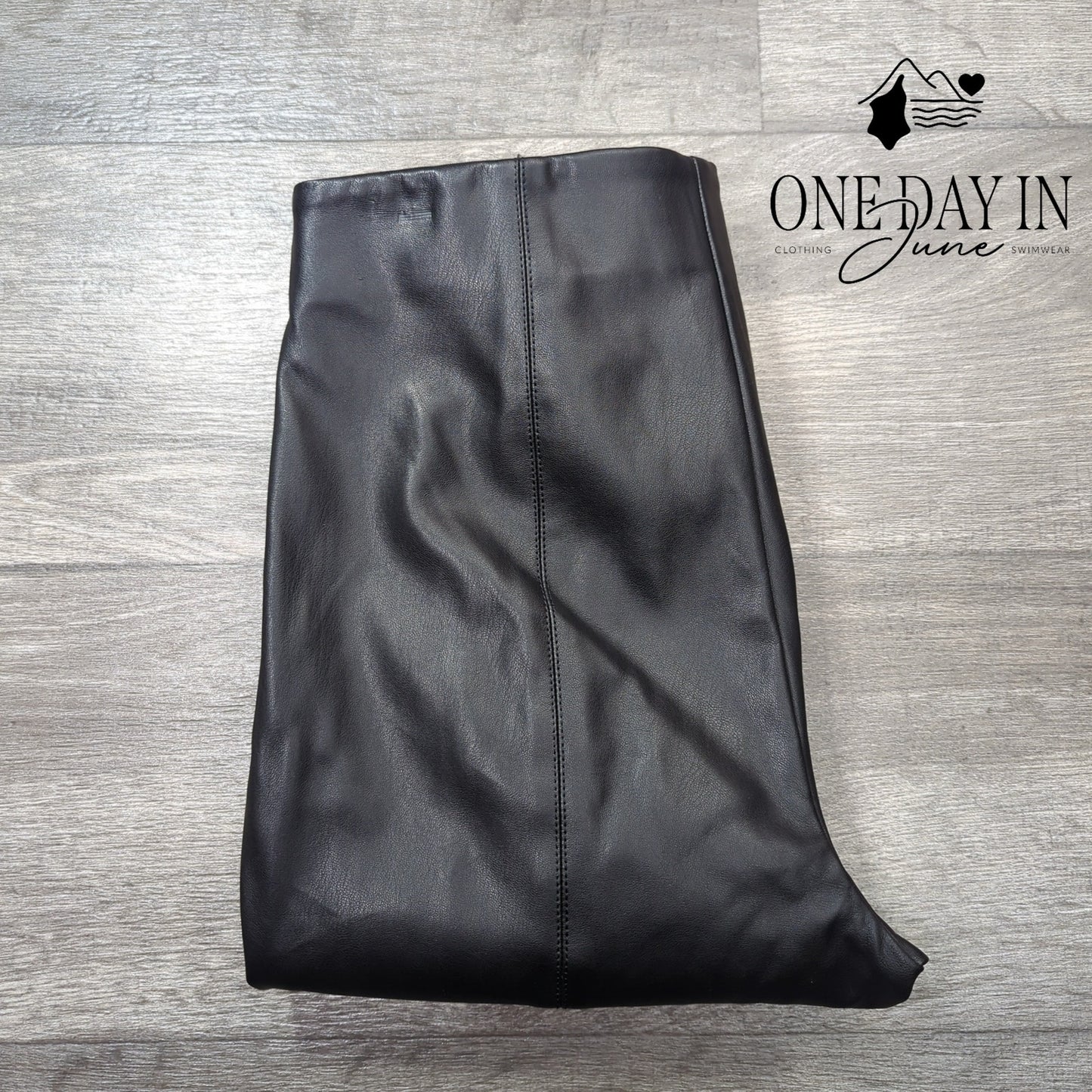 Ann Taylor Petite Faux Leather Pants Size MP