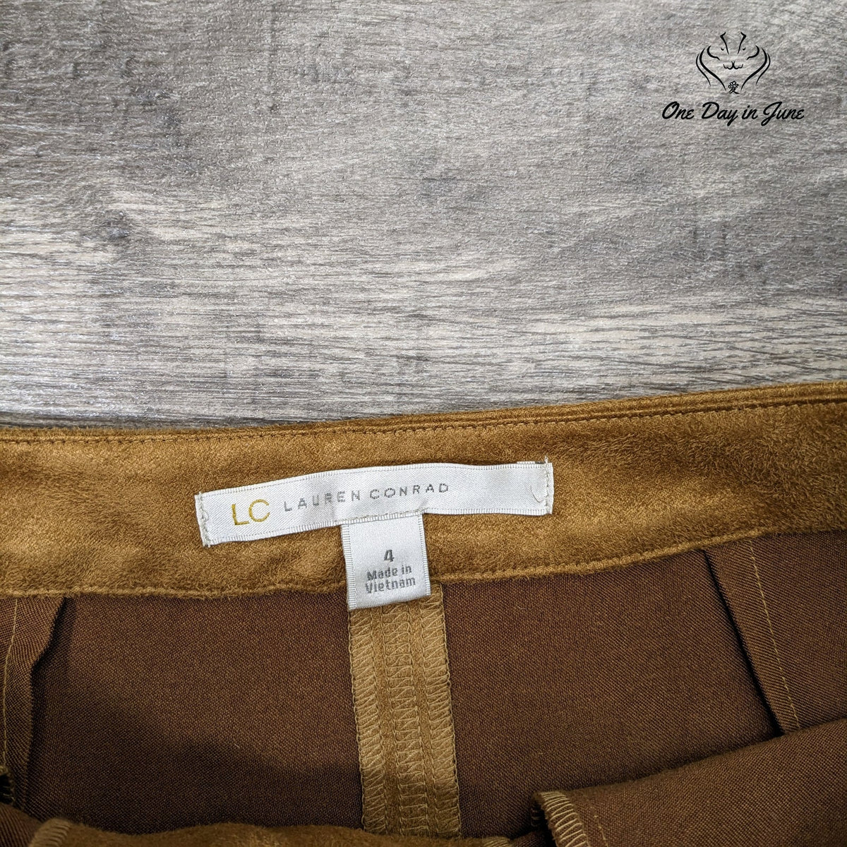 Lauren Conrad Faux Suede Lace Up Mini Skirt Camel Tan Size 4