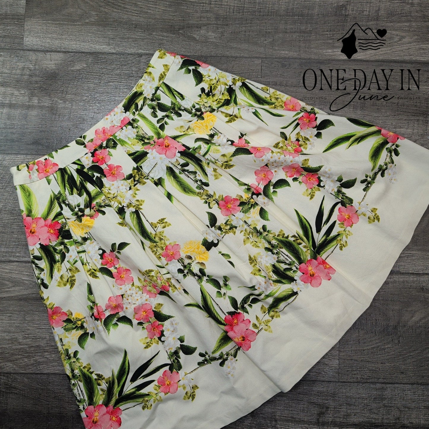 Talbots Petites Floral Pleated A-Line Skirt Pink Green Garden Print NWT Size 8P