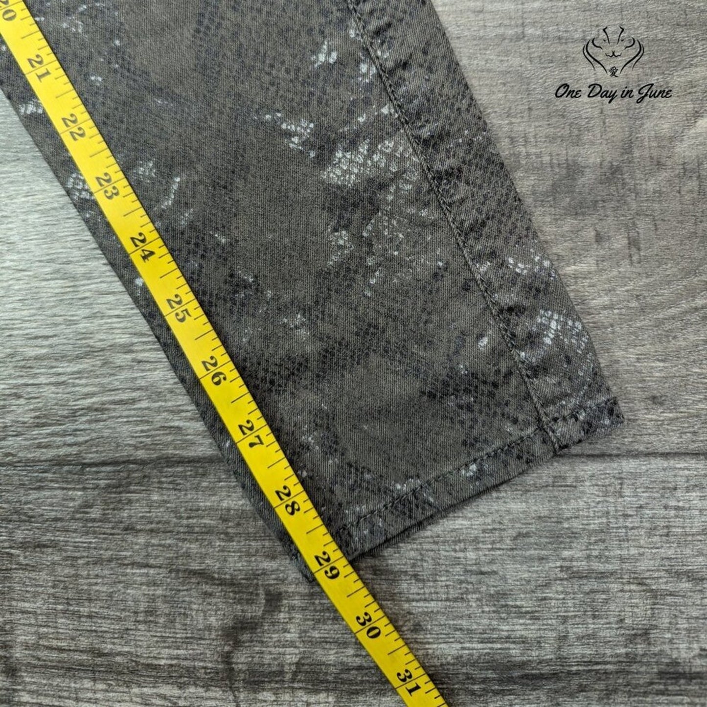 Rich & Skinny Snake Skin Jeans Size 26 (2)