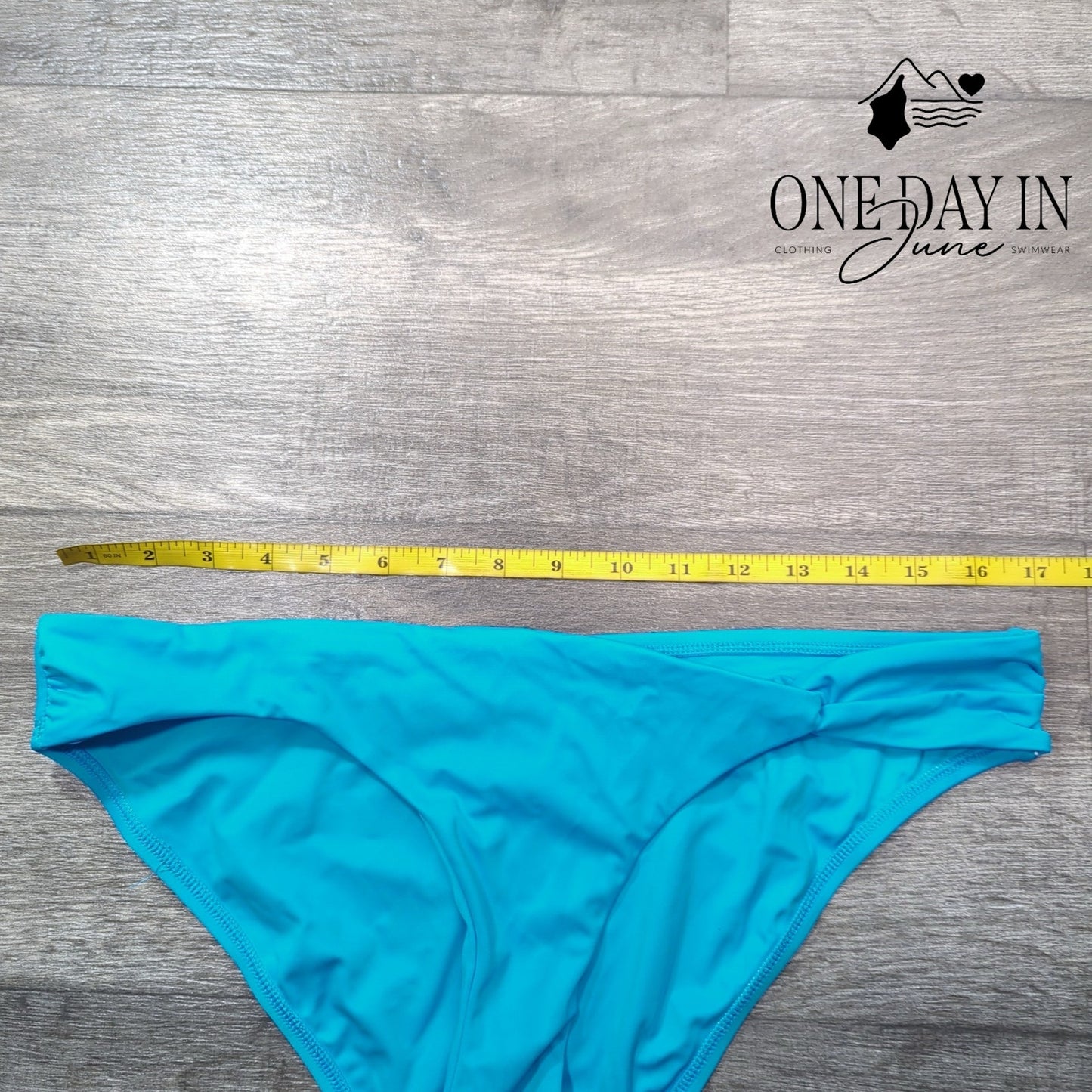 A.Che Moderate Bikini Bottoms Size XL