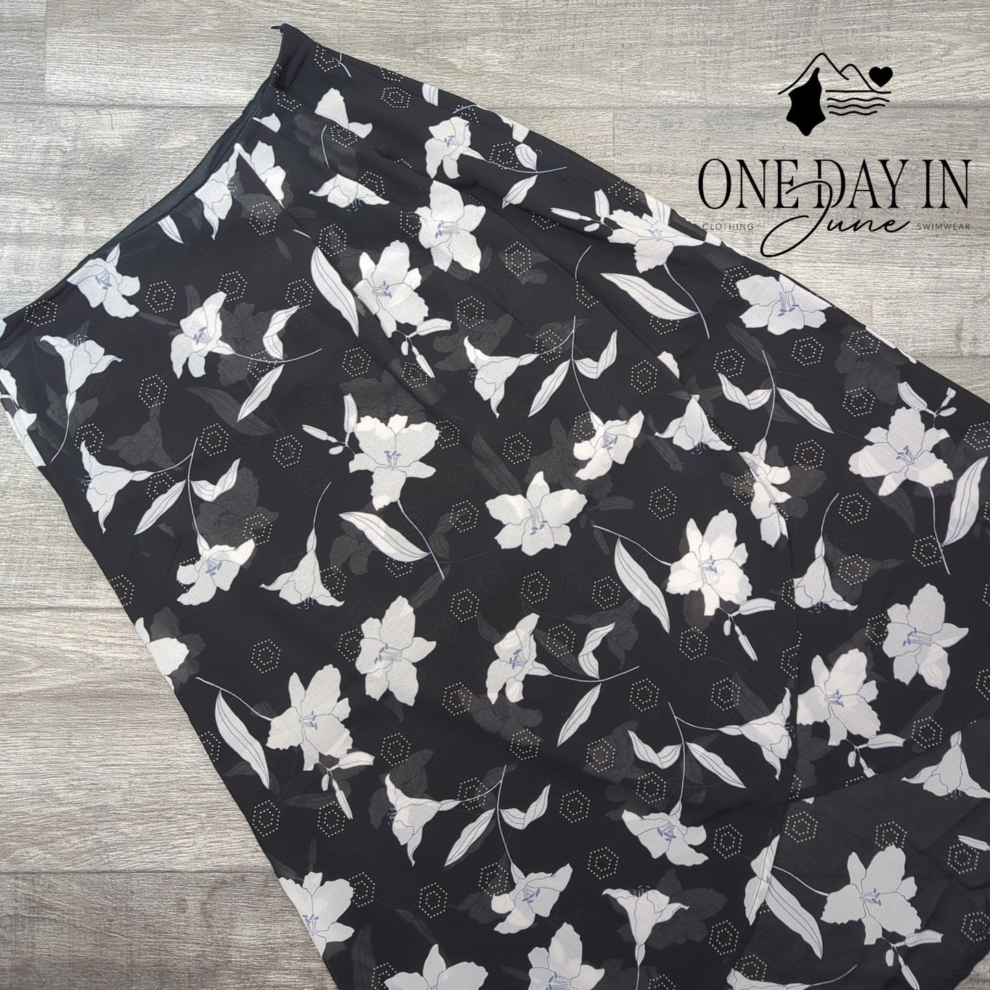 Sienna Sky Layered Midi Skirt Size L