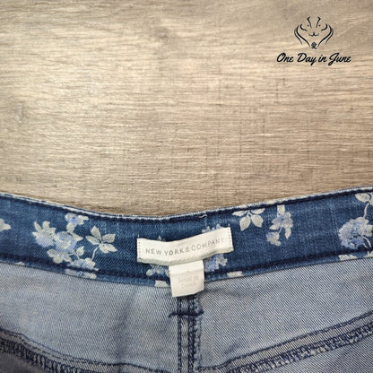 New York & Company Floral Print Denim Shorts Size 4