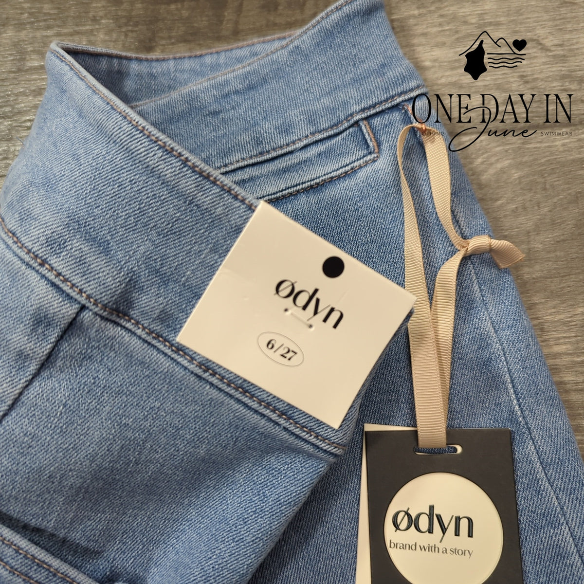 Odyn High Rise Wide Leg Jeans Light Wash NWT Size 6