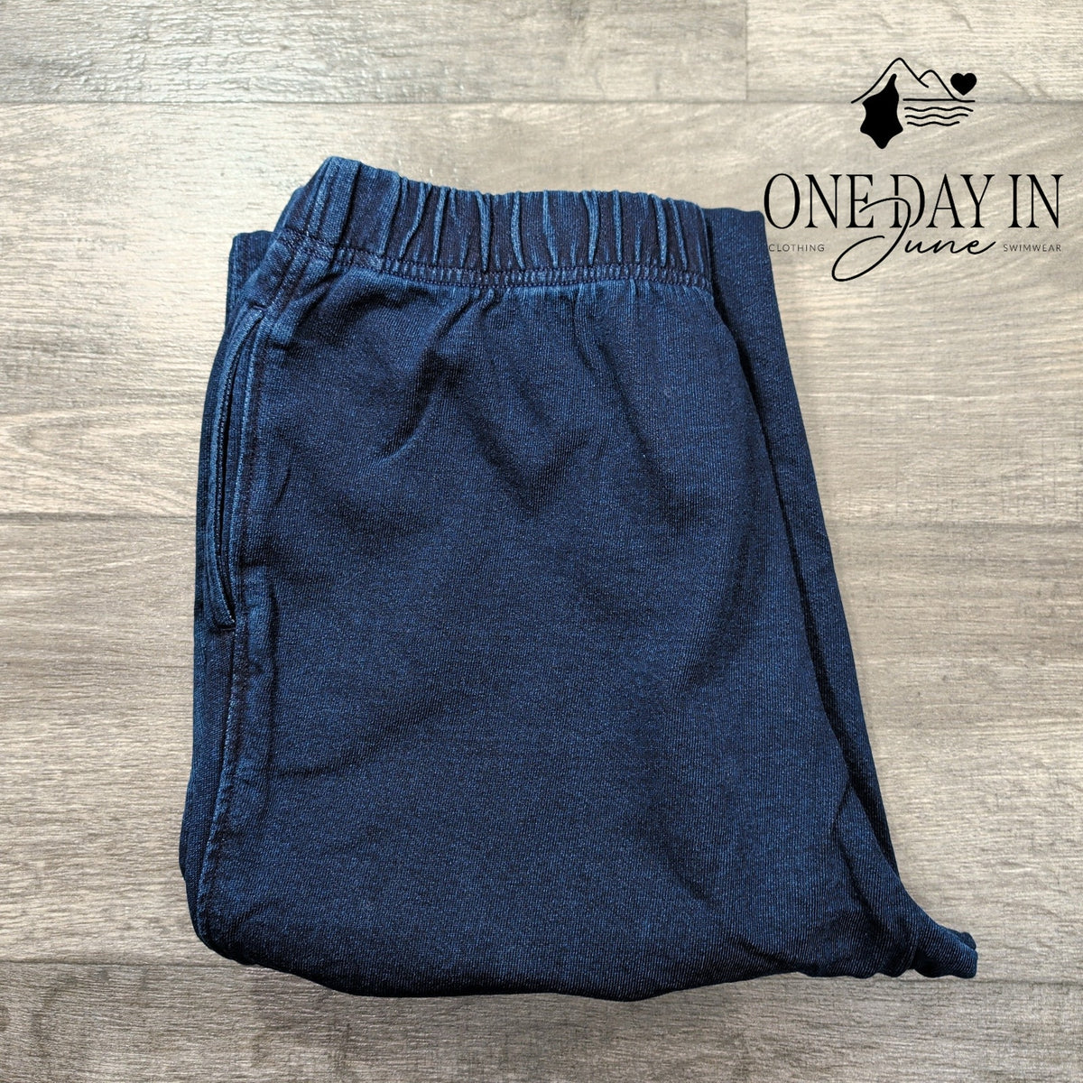 Good American Jeanius Boyfriend Jogger Sweatpants Indigo NWT Size S