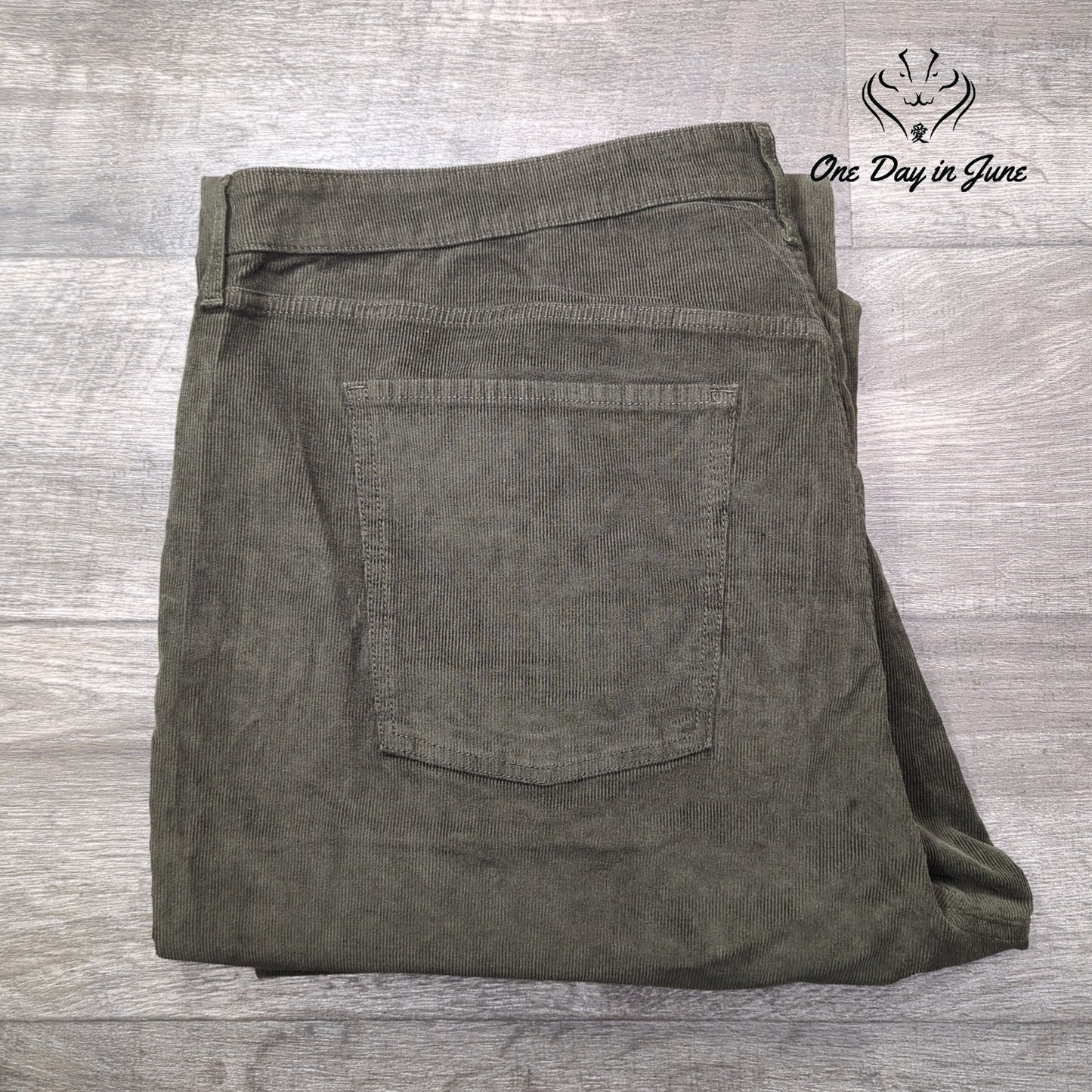 Old Navy Sky Hi Wide Leg Corduroy Pants Size 24