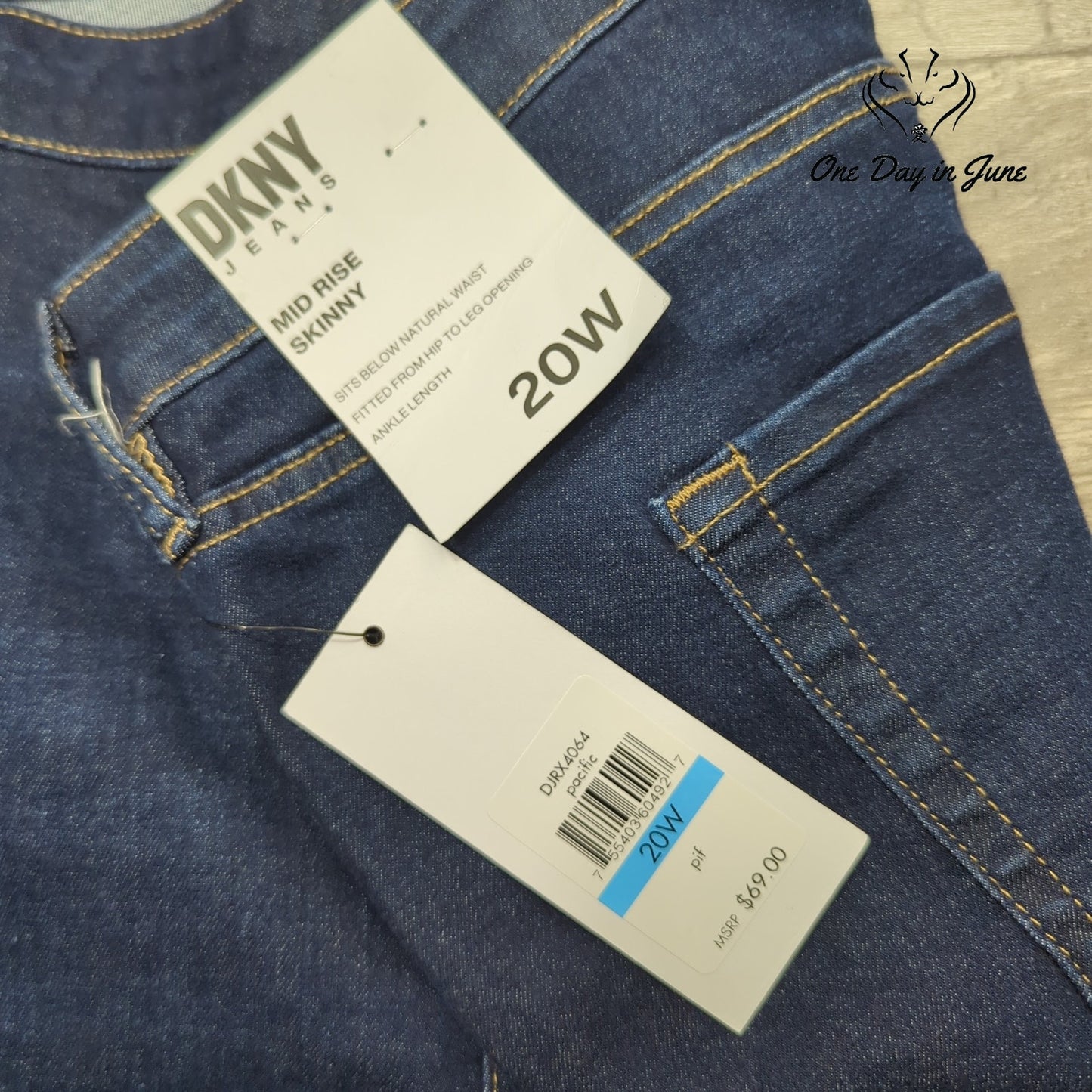 DKNY Plus Size Essex Mid Rise Skinny Jeans Size 20W