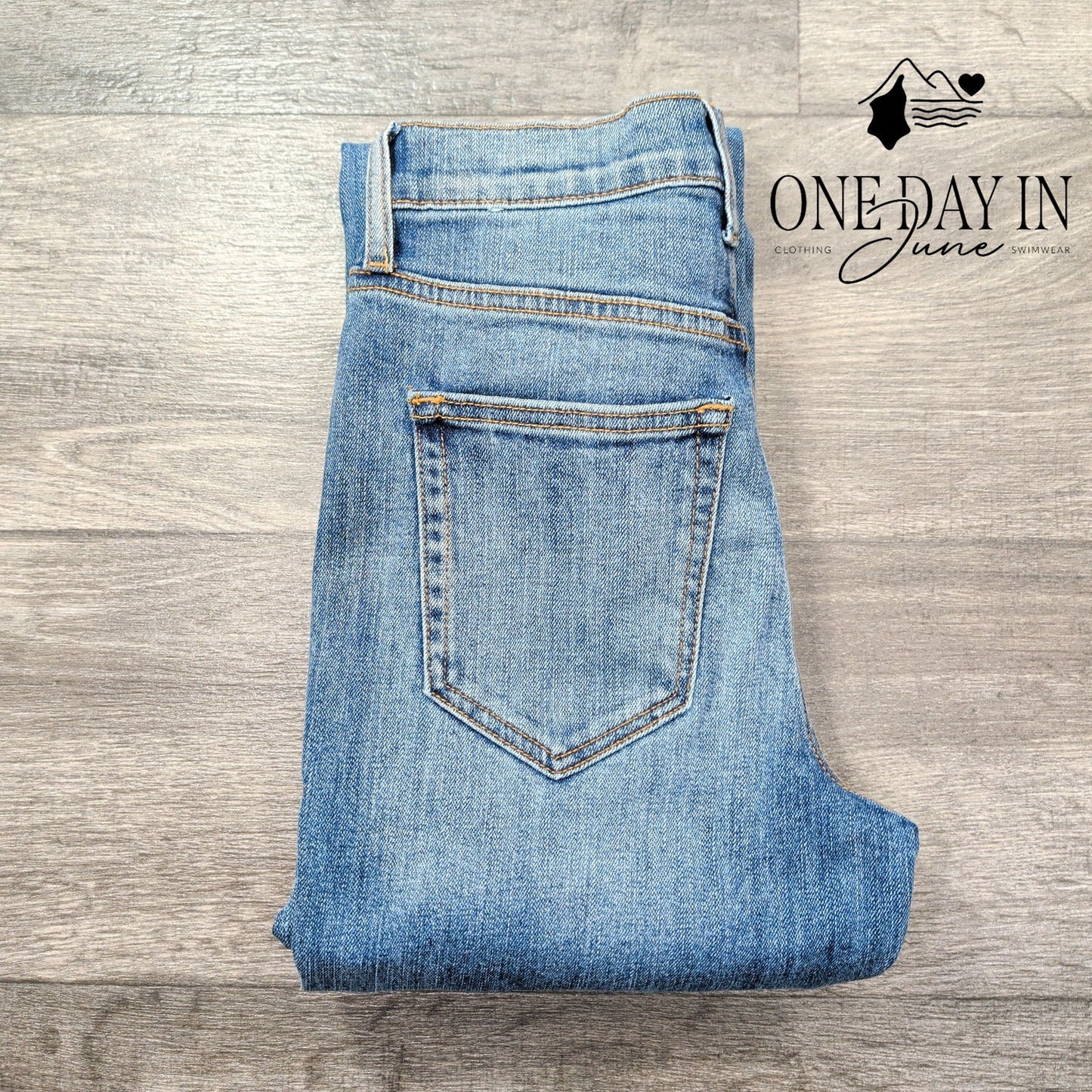 Cello Jeans Juniors High Rise Straight Leg Jeans Size 1