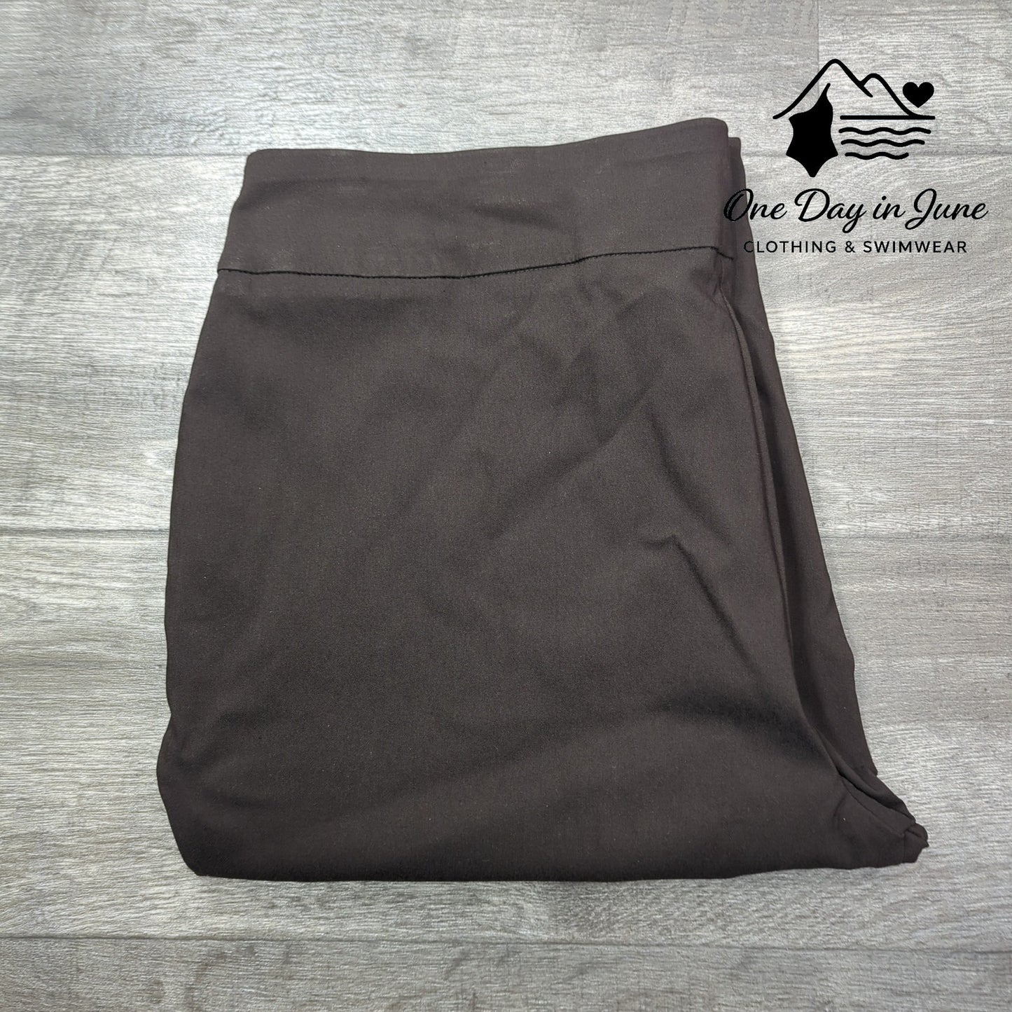 JM Collection Slim Leg Pants Size 18W