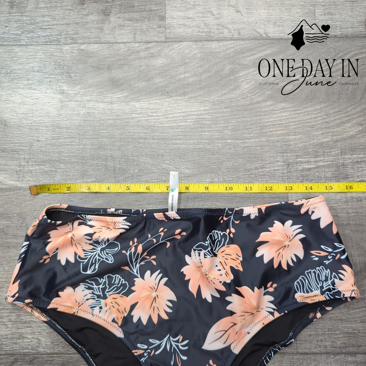 Beachsissi V Neck Ruched Cross Back Tankini Swimsuit Black Floral NWT Size L
