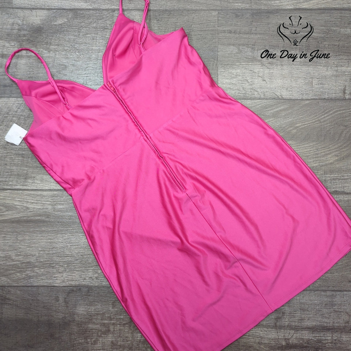 B. Smart Juniors V Neck Spaghetti Strap Bodycon Mini Dress Hot Pink Size 15