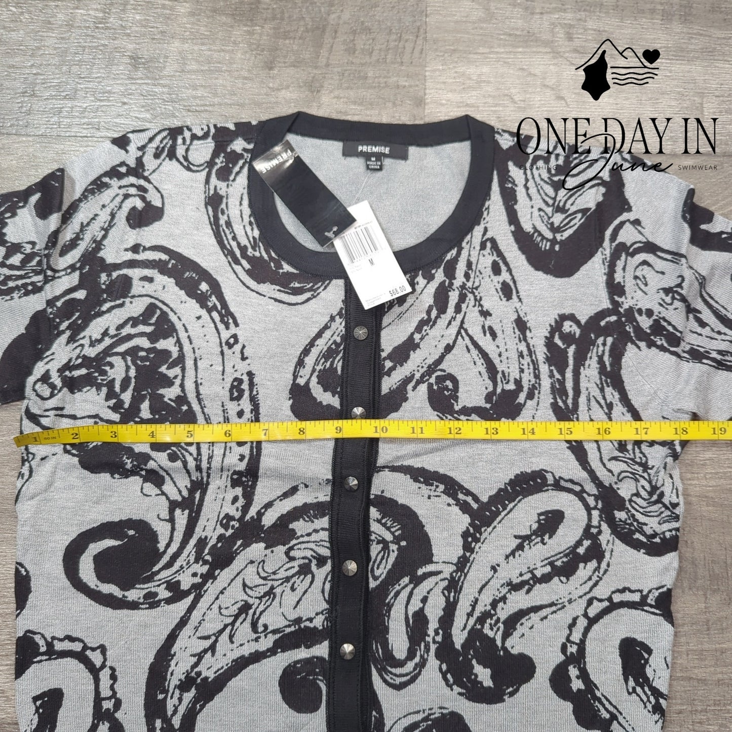 Premise Studio Snap Front Sweater Size M