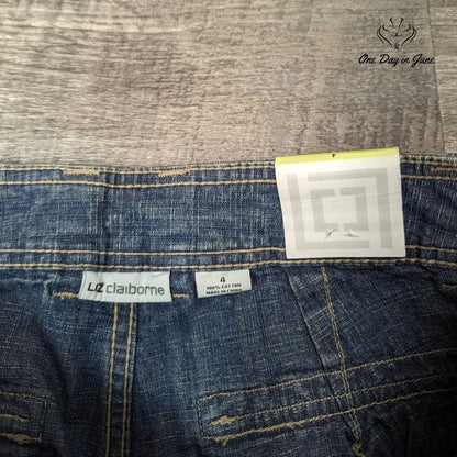 Liz Claiborne Concrete Wash Crop Jeans Size 4