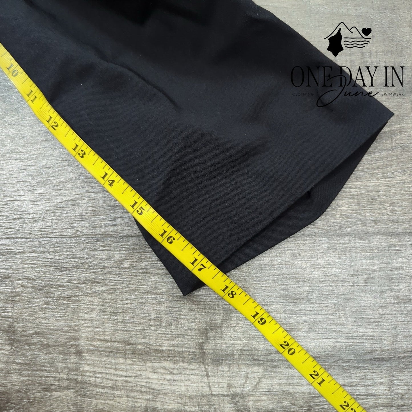 Lauren Cruz Pull On Capri Pants Size S