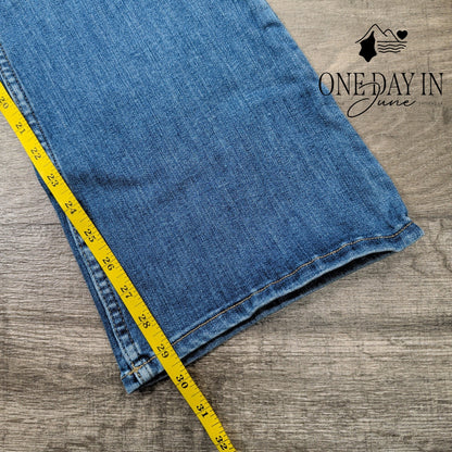Lee Mid Rise Bootcut Jeans Size 16 Short