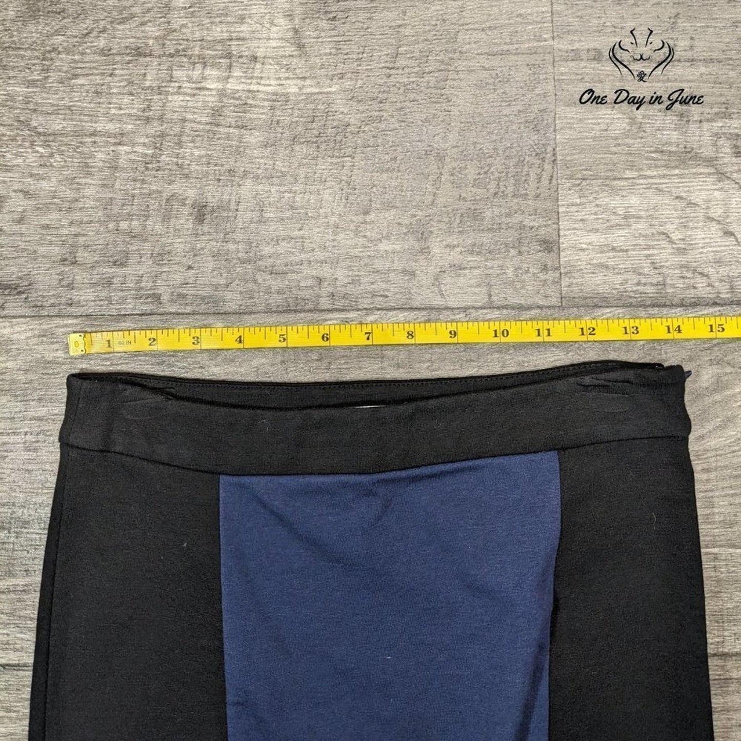 DKNY Zip Slit Pencil Skirt Size 4