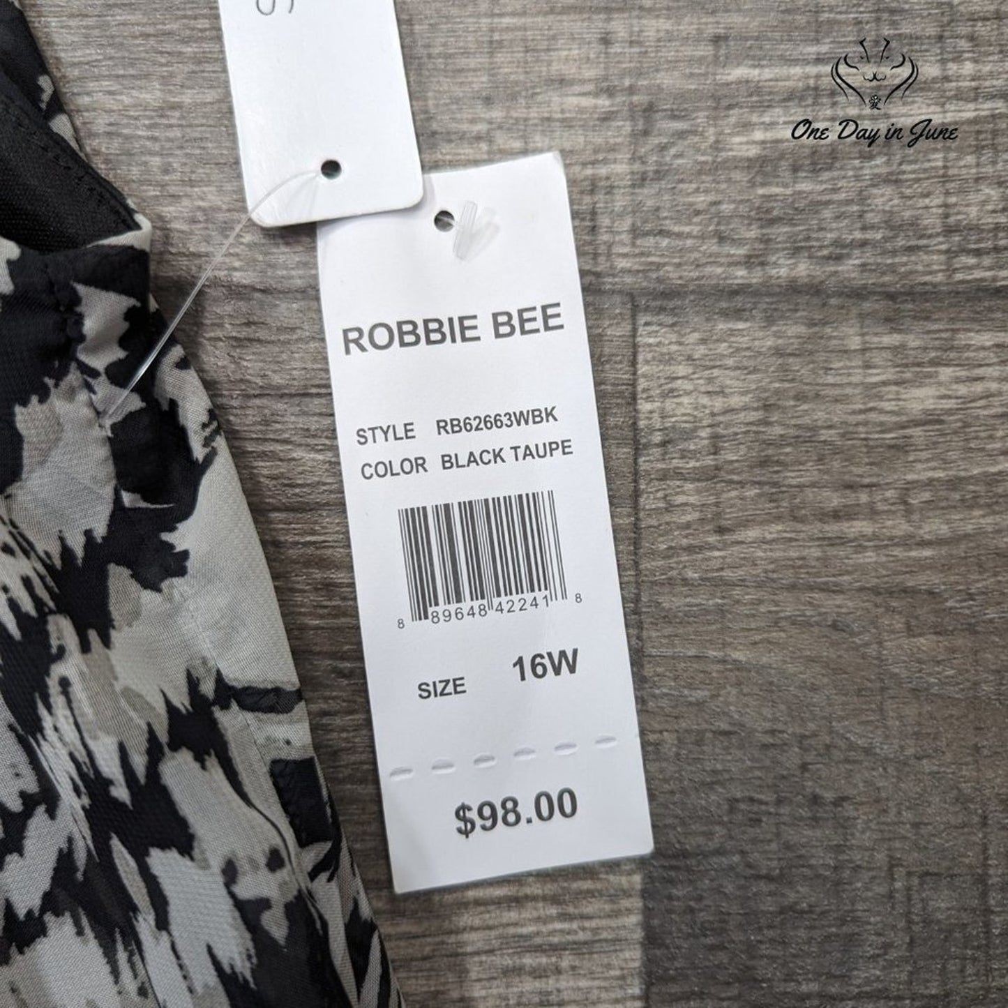 Signature by Robbie Bee Plus Size High Neck Sleeveless Dress Size 16W