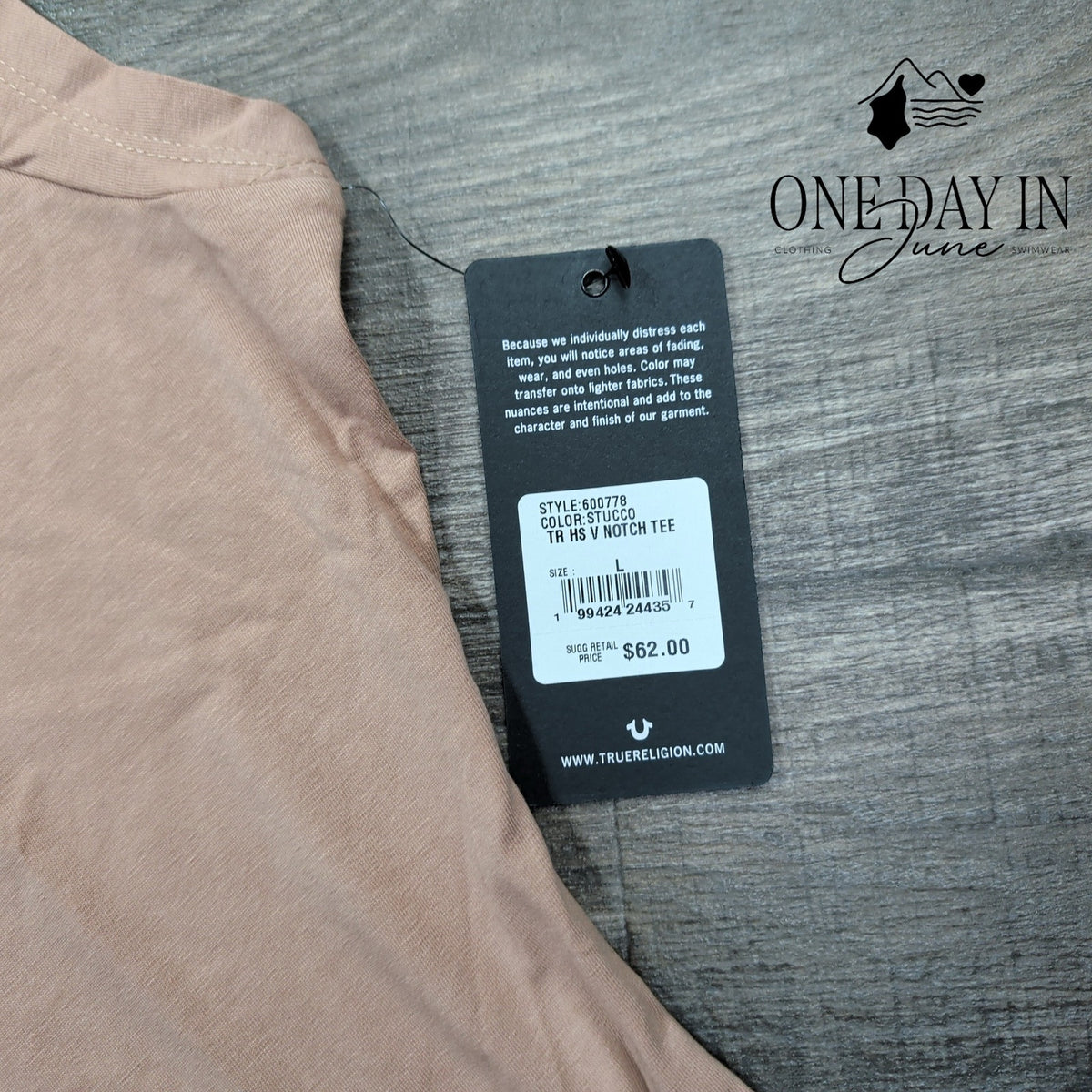 True Religion Horseshoe V Notch Tee Stucco Pink NWT $62 Size L